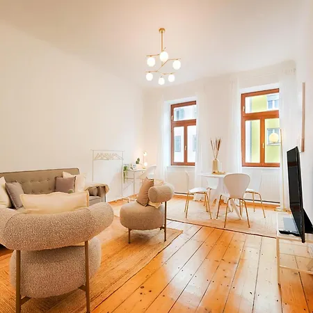 Modernes City-apartment In *